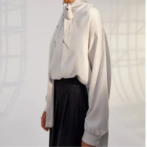 Aritzia 1-01 Babaton Womens Luxembourg Blouse Size M - Picture 4 of 15